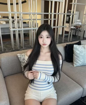 一个超级听话的小萝莉