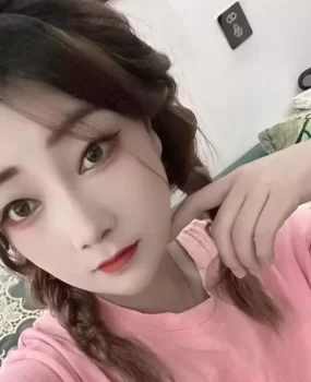 君都假日，小妹纸